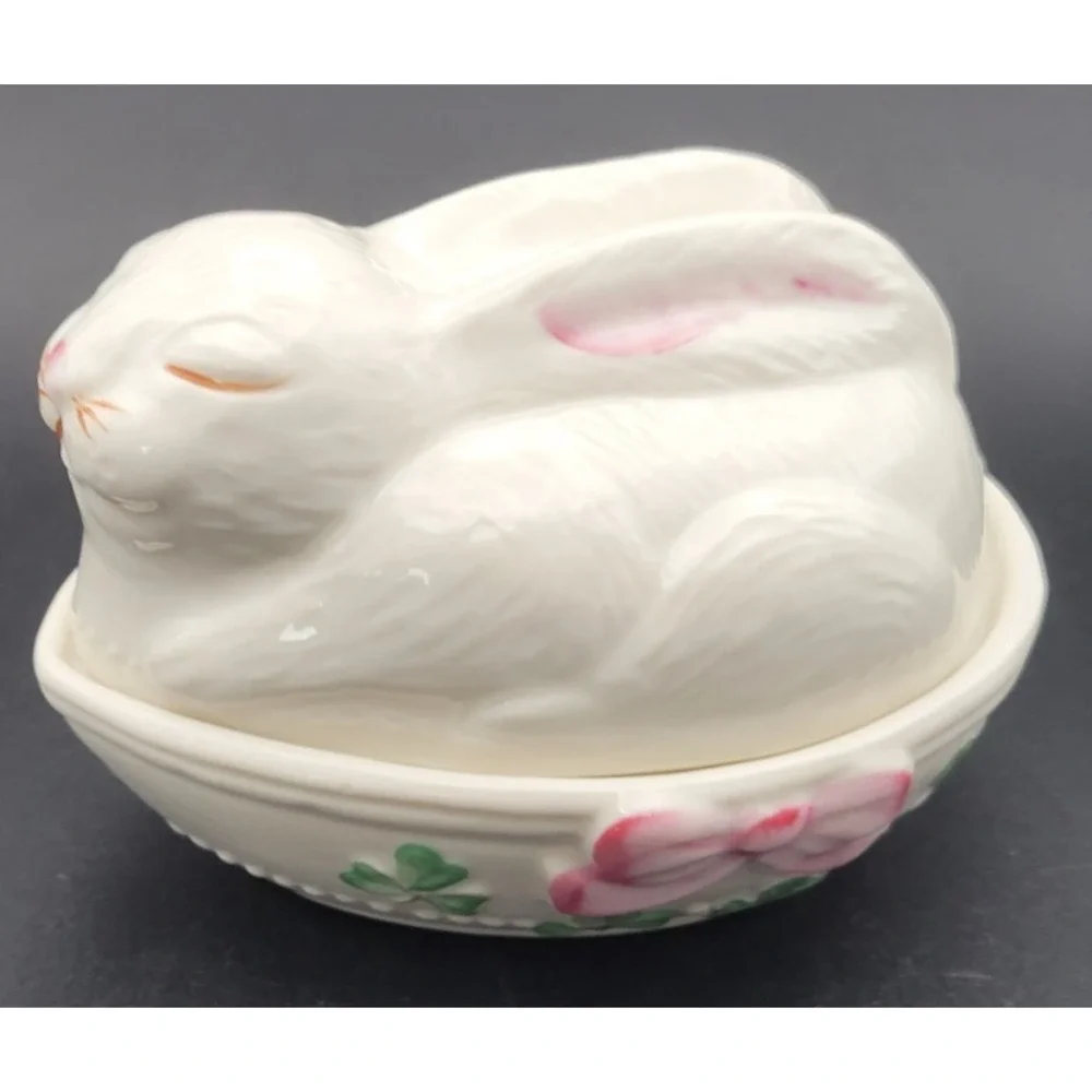 Belleek Ireland Bunny Covered Trinket Box Shamrock Porcelain Rabbit Dish